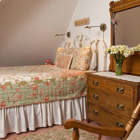 Brook Farm Inn-2