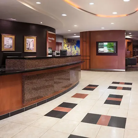 Courtyard By Marriott Columbia-2