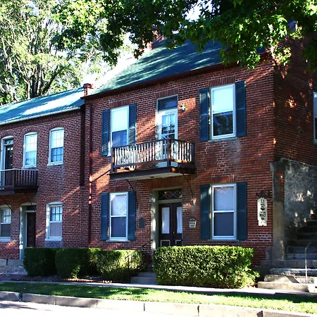 Captain Wohlt Inn-3