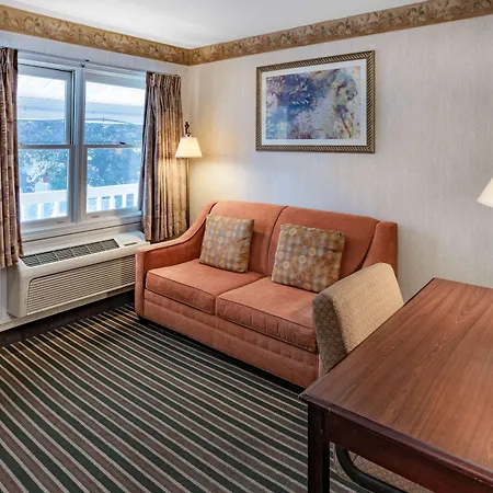 Travelodge By Wyndham Great Barrington Berkshires-3