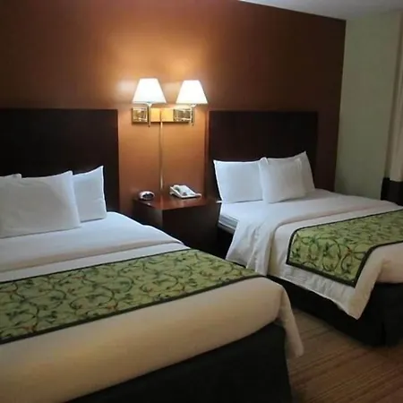 Red Carpet Inn And Suites Plymouth-3