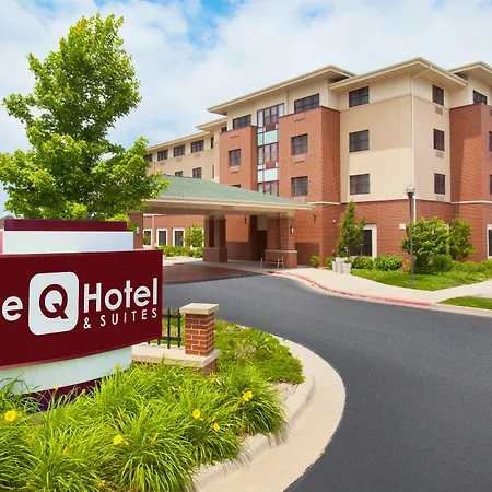 The Q Hotel & Suites-2