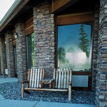 Pinedale Hotel & Suites-3