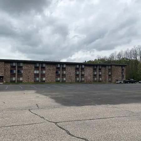 Voyageur Inn And Conference Center-3
