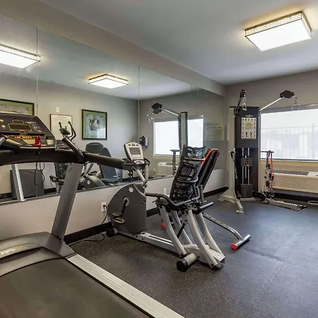 Best Western Plus Victoria Inn & Suites-3