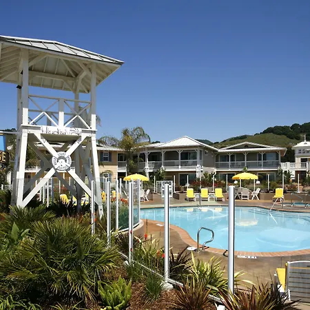 Avila Lighthouse Suites-3