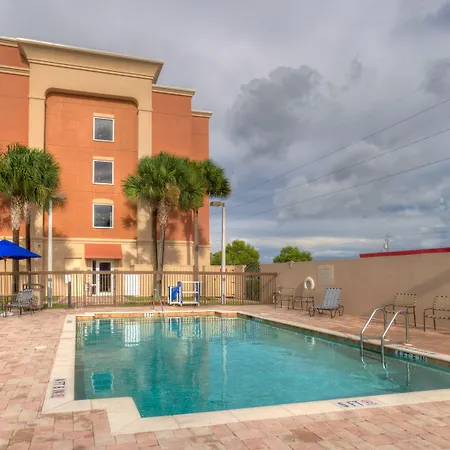Hampton Inn & Suites Cape Coral / Fort Myers-3