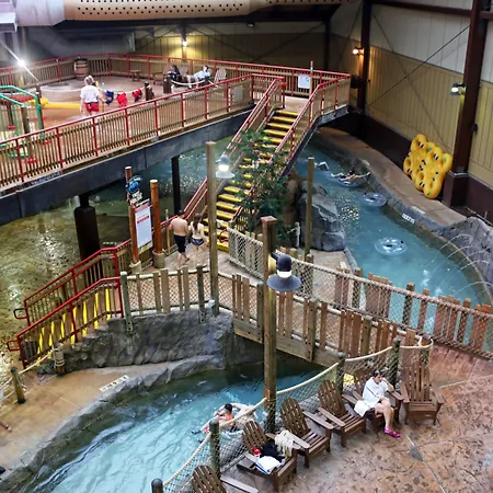 Great Escape Lodge & Indoor Waterpark-3
