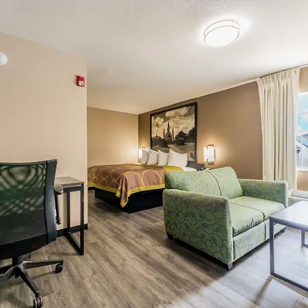 Super 8 By Wyndham Lake Charles Northeast-3