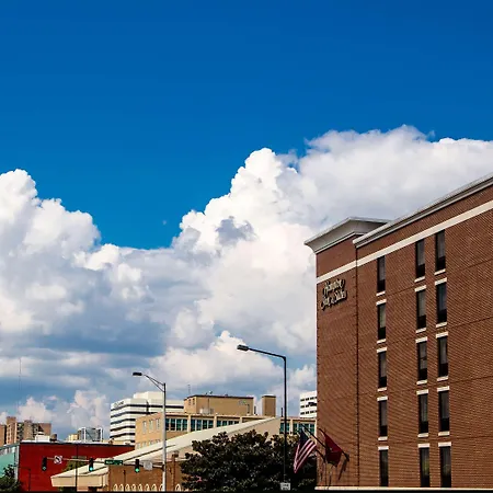 Hampton Inn & Suites Knoxville-Downtown-3