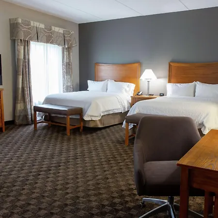 Hampton Inn & Suites Chesapeake-Square Mall-3