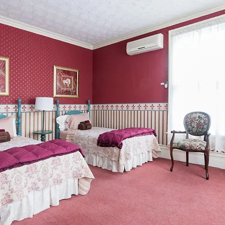 Captain Stannard House Bed And Breakfast Country Inn-2