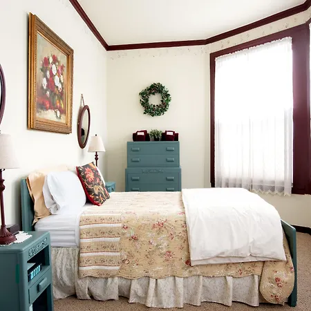 Captain Stannard House Bed And Breakfast Country Inn-3