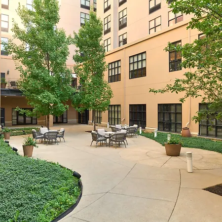 Hilton Garden Inn Bloomington-3
