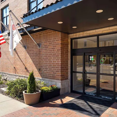 Hilton Garden Inn Bloomington-2