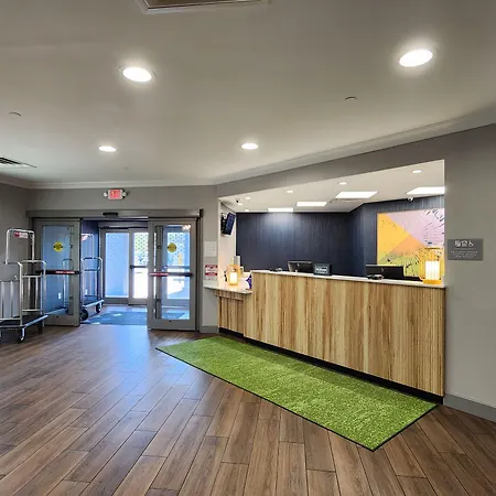 Spark By Hilton Rahway-2
