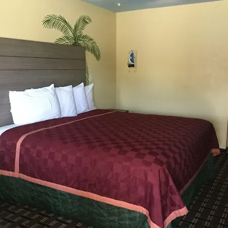 Luxury Inn And Suites Seaworld-3
