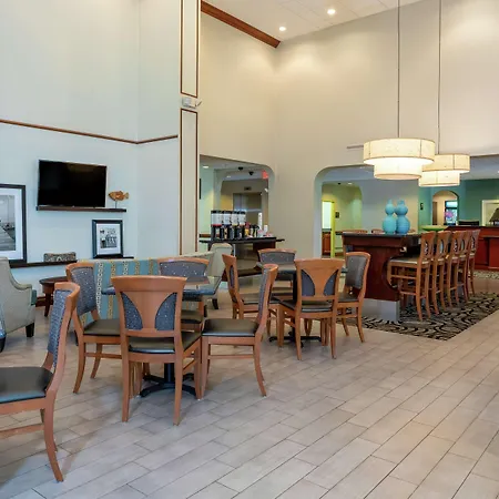 Hampton Inn & Suites - Fort Pierce-2