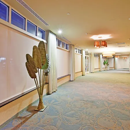 Holiday Inn Hotel & Suites Gateway By Ihg-2