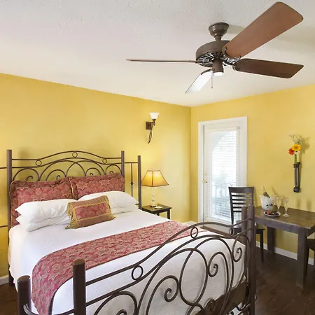 Lakehouse Bed And Breakfast-2