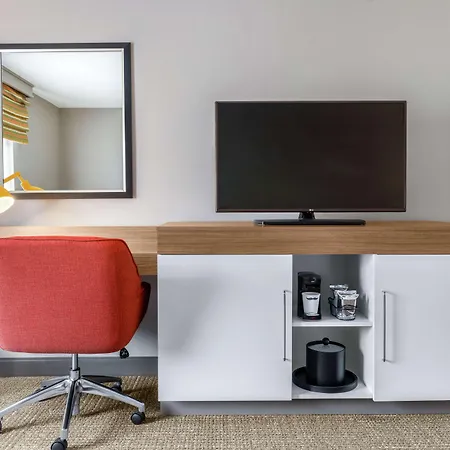 Hampton Inn Athens-2