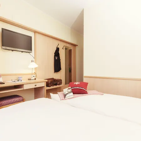 Le Petit Charme-Inn-3