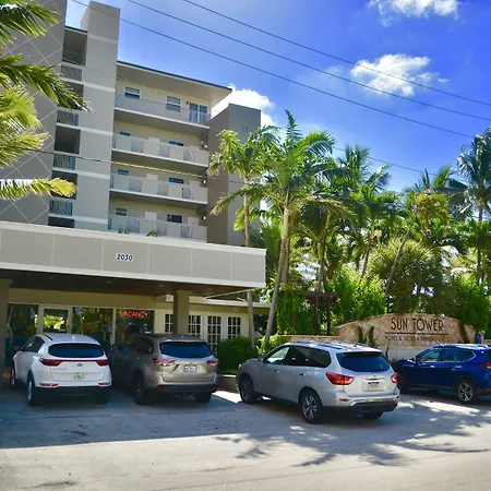 Sun Tower Hotel & Suites On The Beach-2