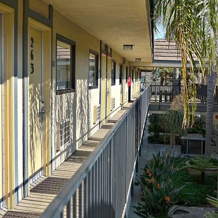 Key Inn And Suites-3
