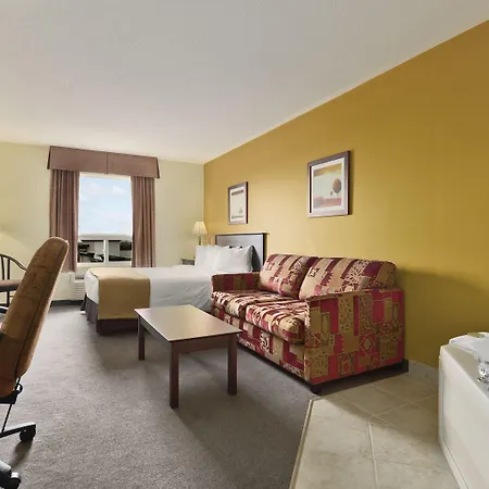 Super 8 By Wyndham Barrie South-3