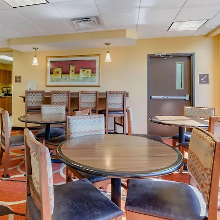 Econo Lodge Inn & Suites Des Moines Fairgrounds Area-2