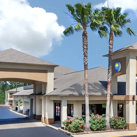 Days Inn & Suites By Wyndham Huntsville-2