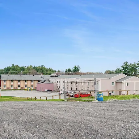 Americas Best Value Inn Foxboro-2