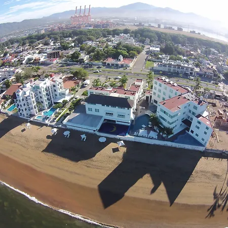 Best Western Plus Luna Del Mar-3