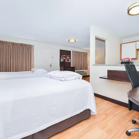 Red Roof Inn Plus+ & Suites Guilford-3