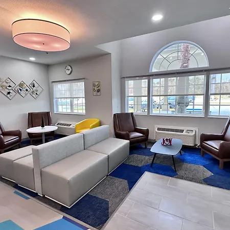 Microtel Inn & Suites By Wyndham Of Houma-3