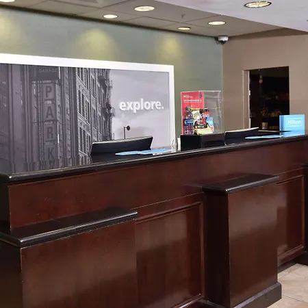Hampton Inn & Suites Alexandria-2