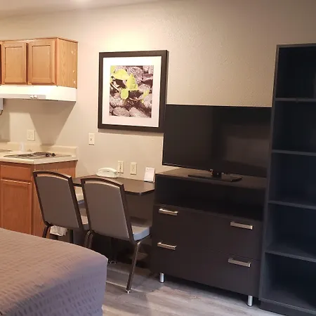 Woodspring Suites Kansas City Lenexa-2