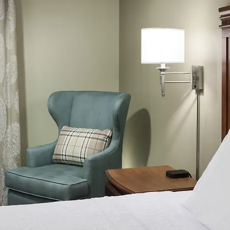 Hampton Inn & Suites Davenport-3