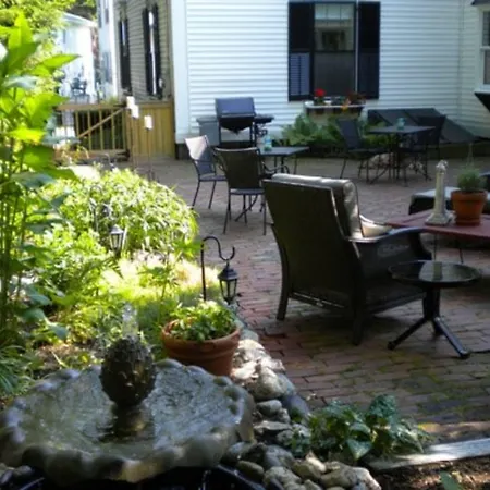 Benjamin F. Packard House Bed And Breakfast-3