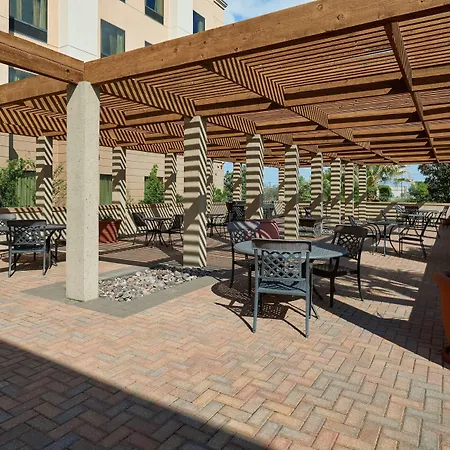 Hampton Inn & Suites Waco-South-2