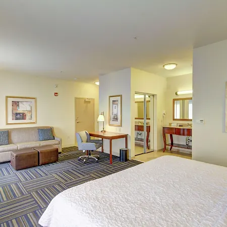Hampton Inn And Suites Alexandria-2