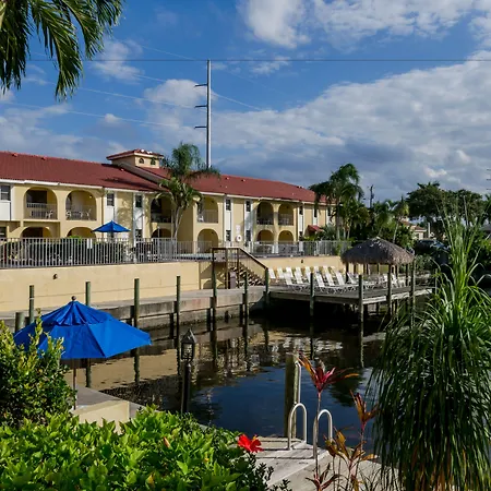 Oyo Waterfront Hotel- Cape Coral Fort Myers, Fl-3