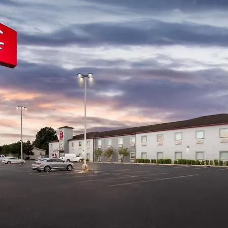 Red Roof Inn Baton Rouge-3