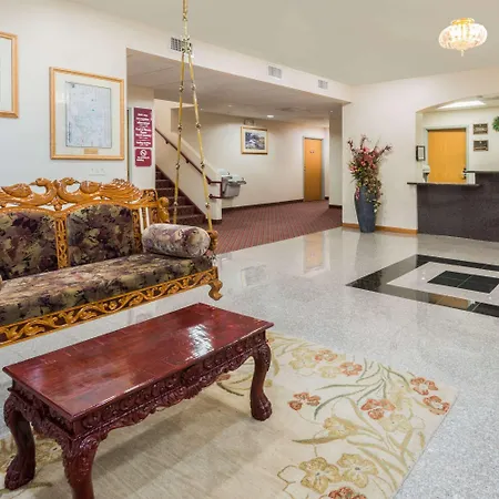 Super 8 By Wyndham Salina-2