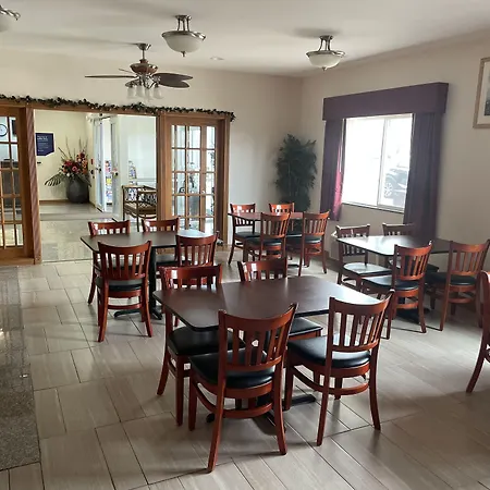 Super 8 By Wyndham Salina-3