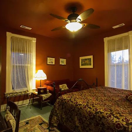 Swantown Inn-2