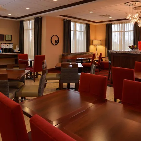 Hampton By Hilton Lincoln-3