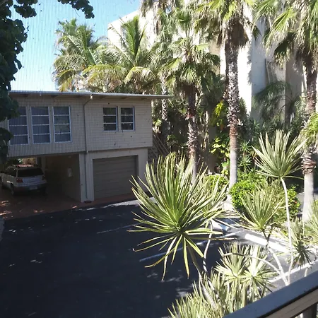 Turtle Crawl Inn - Longboat Key-2