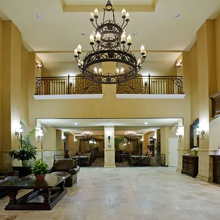Comfort Suites Alamo-River Walk-3