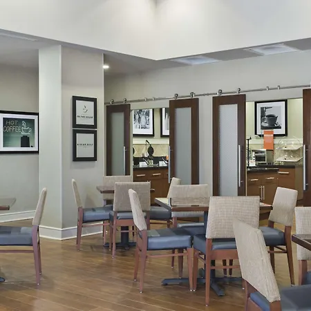 Hampton Inn & Suites Little Rock-Downtown-2